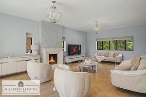 Lounge- click for photo gallery